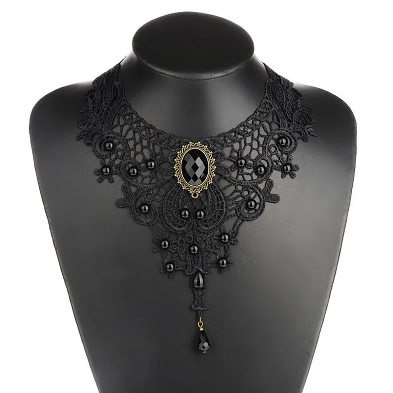 Black Lace Steampunk Necklace With Pearls tendance