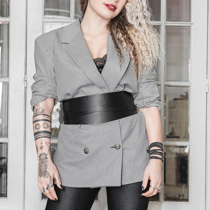 Classic Elegant Black Steampunk Belt Design