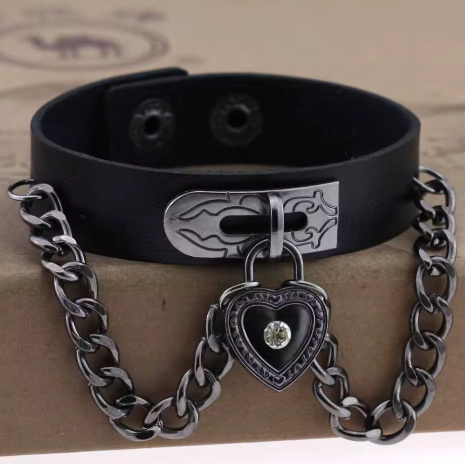 Steampunk Chain Bracelet With Heart Padlock