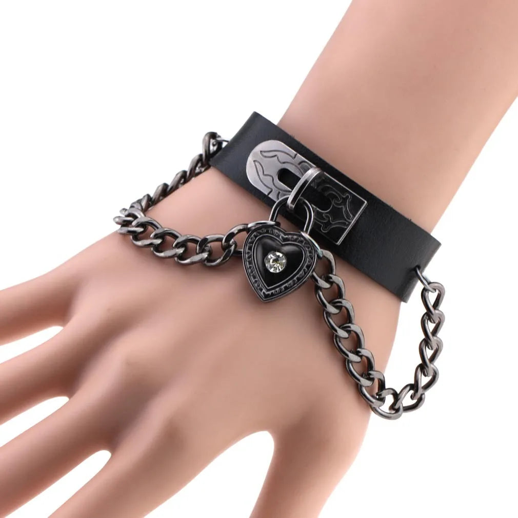 Steampunk Chain Bracelet With Heart Padlock tendance
