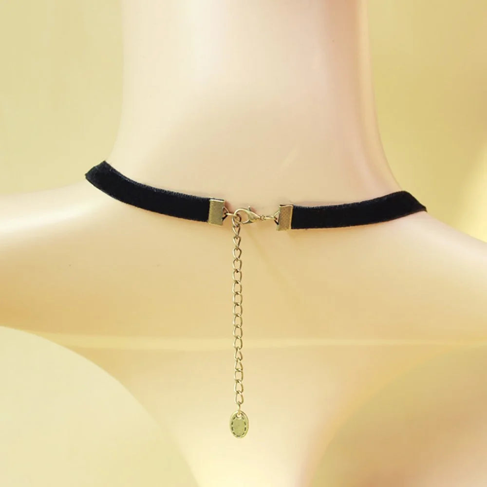 Steampunk Choker Necklace With Hearts fashion