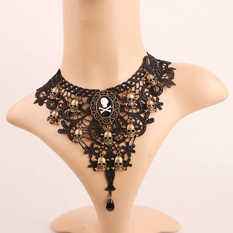 Steampunk Choker Necklace With Skulls chic