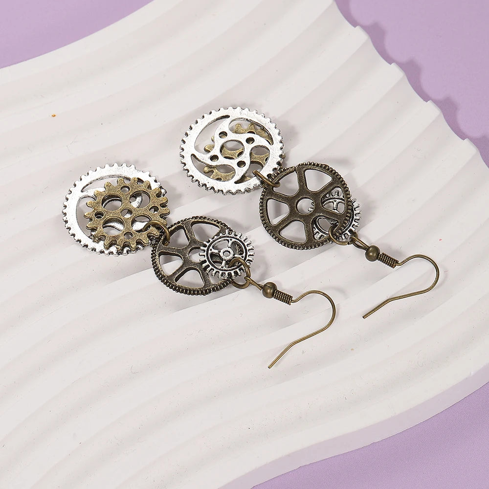 Vintage Steampunk Dangling Gear Earrings Design