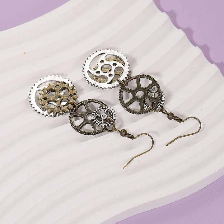 Vintage Steampunk Dangling Gear Earrings Design